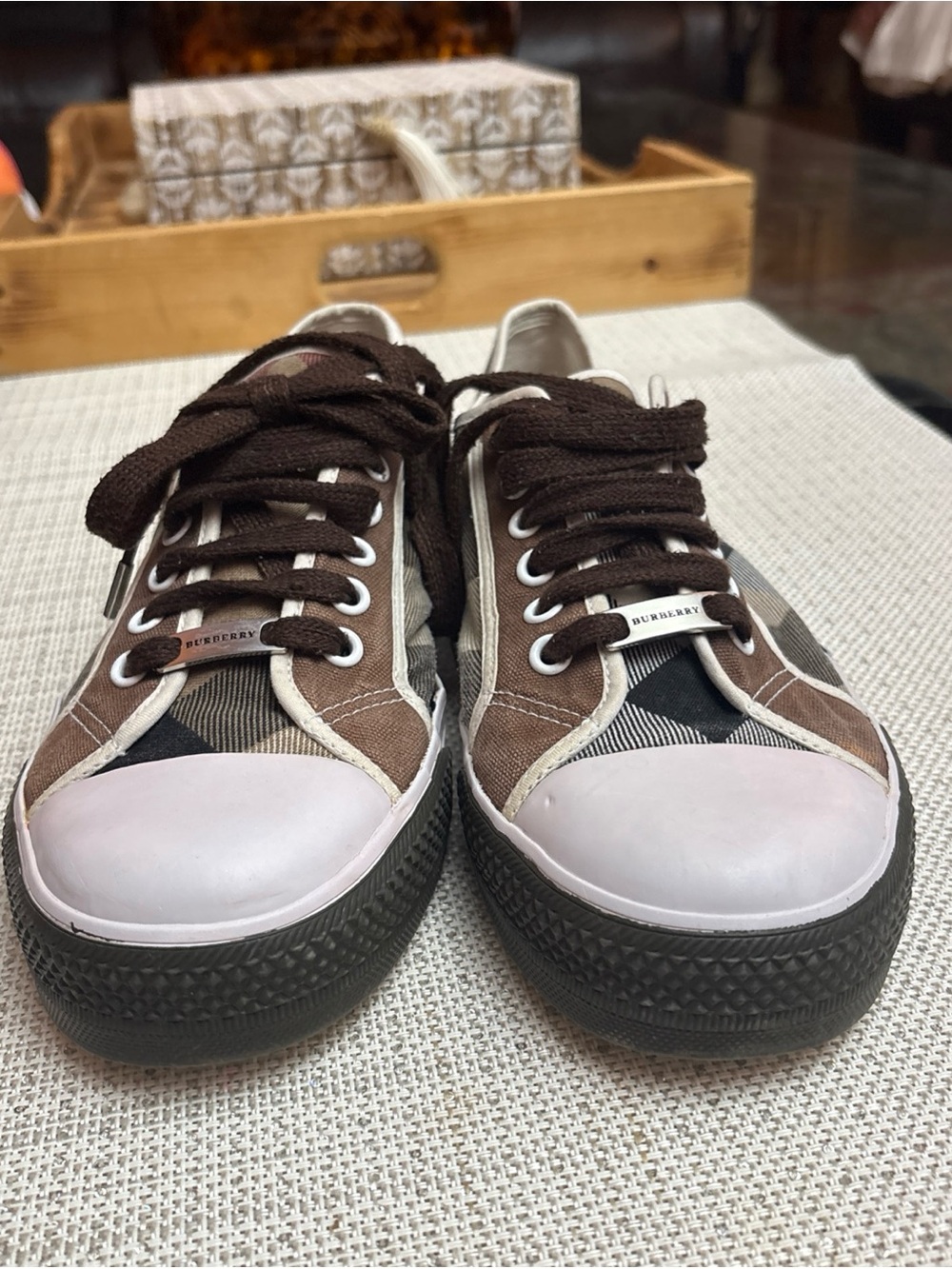 BURBERRY VINTAGE  Novacheck Plaid Low-Top Sneakers - Brown SIZE 9 - Picture 9 of 12